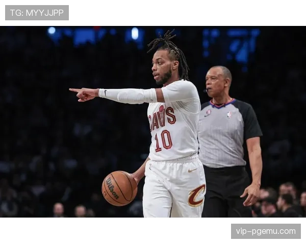 加兰组织串联盘活骑士进攻 伤病潮中展现领袖价值稳住局势